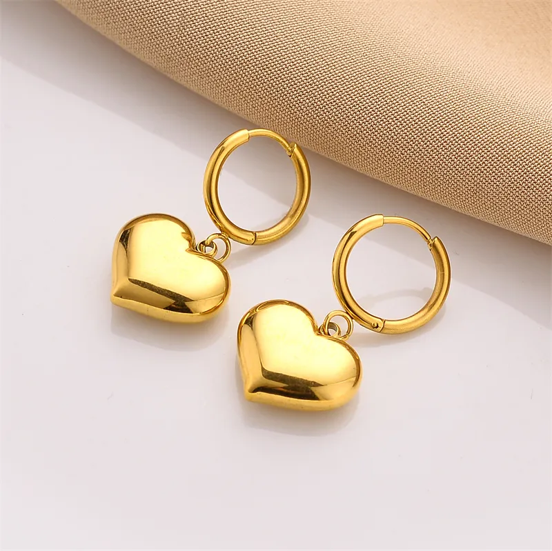 Ela heart earrings