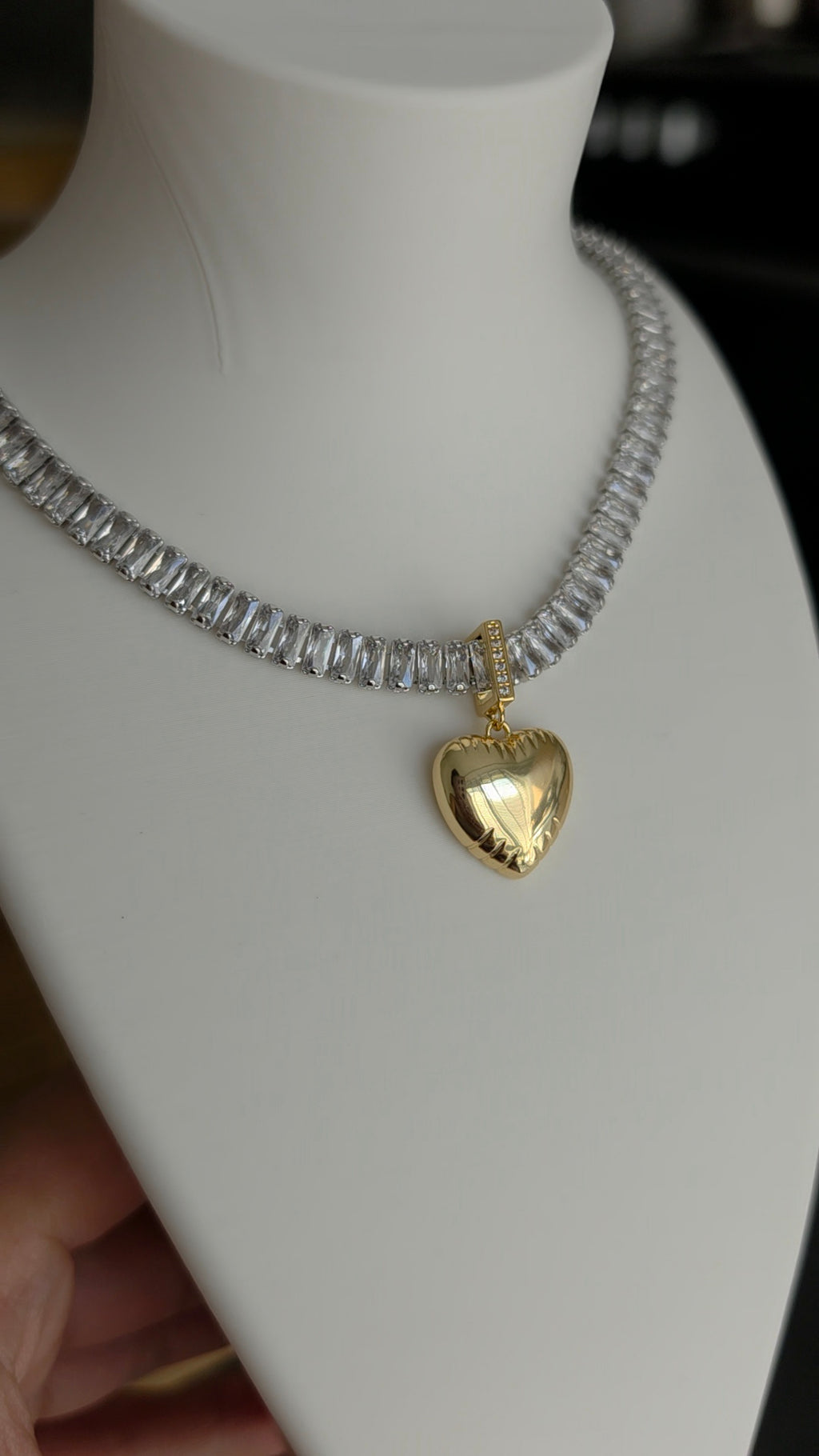 Beli heart necklace